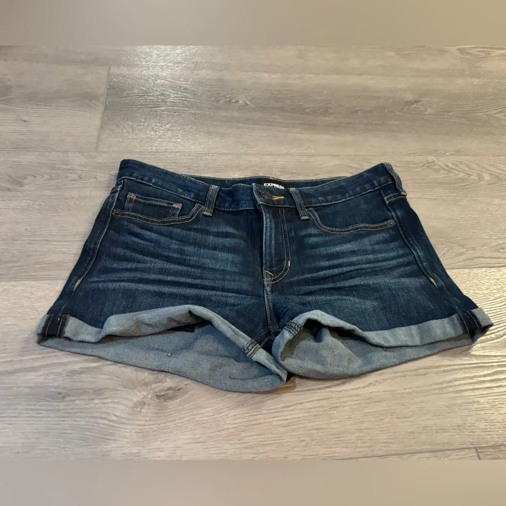 Express - Dark Blue Denim Shorts - Sortie Low Rise - Ultimate Stretch - Size 2 - Picture 14 of 14